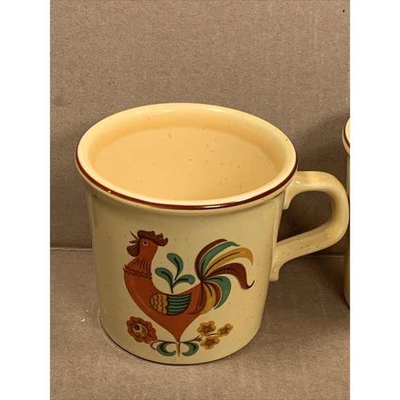 Set of 3 Vintage Rooster Coffee Mugs Cream Yellow Red Brown Floral Country Farm - Picture 3 of 10